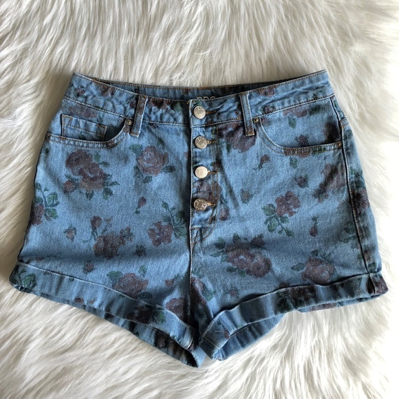 BDG Pants - BDG Super High Rise Foxy Shorts in Floral Size 29